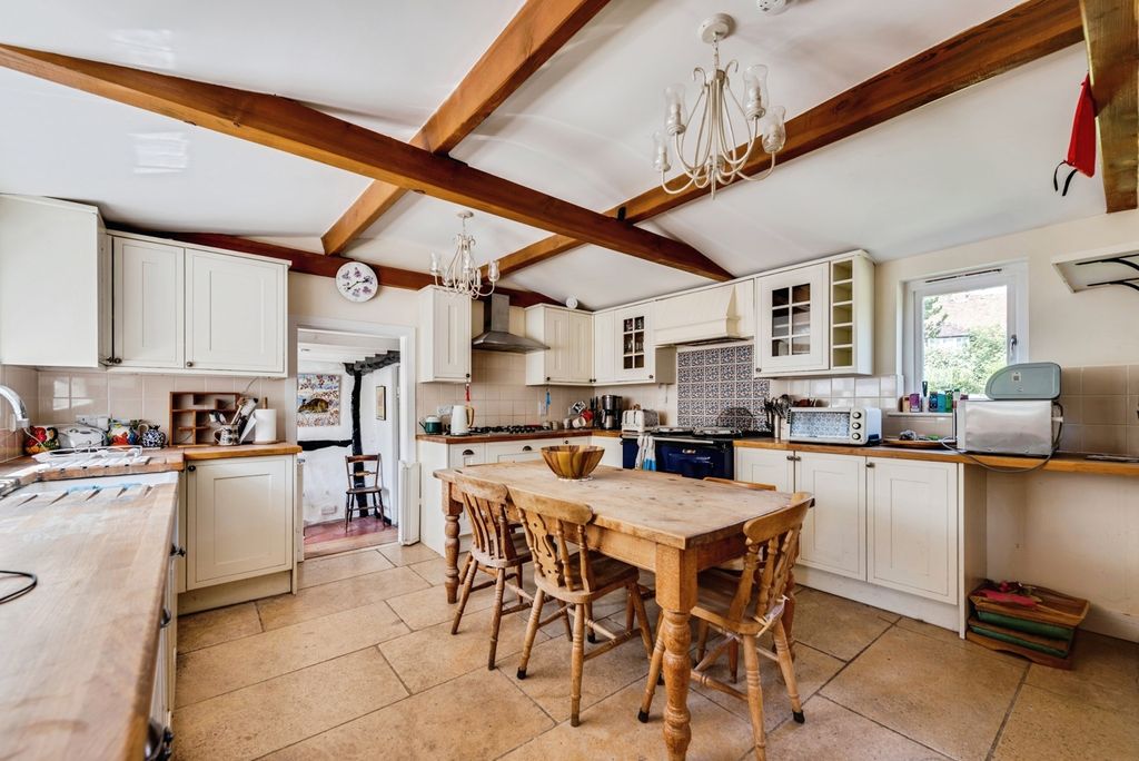 Property photo 3 of 29 Kitchen