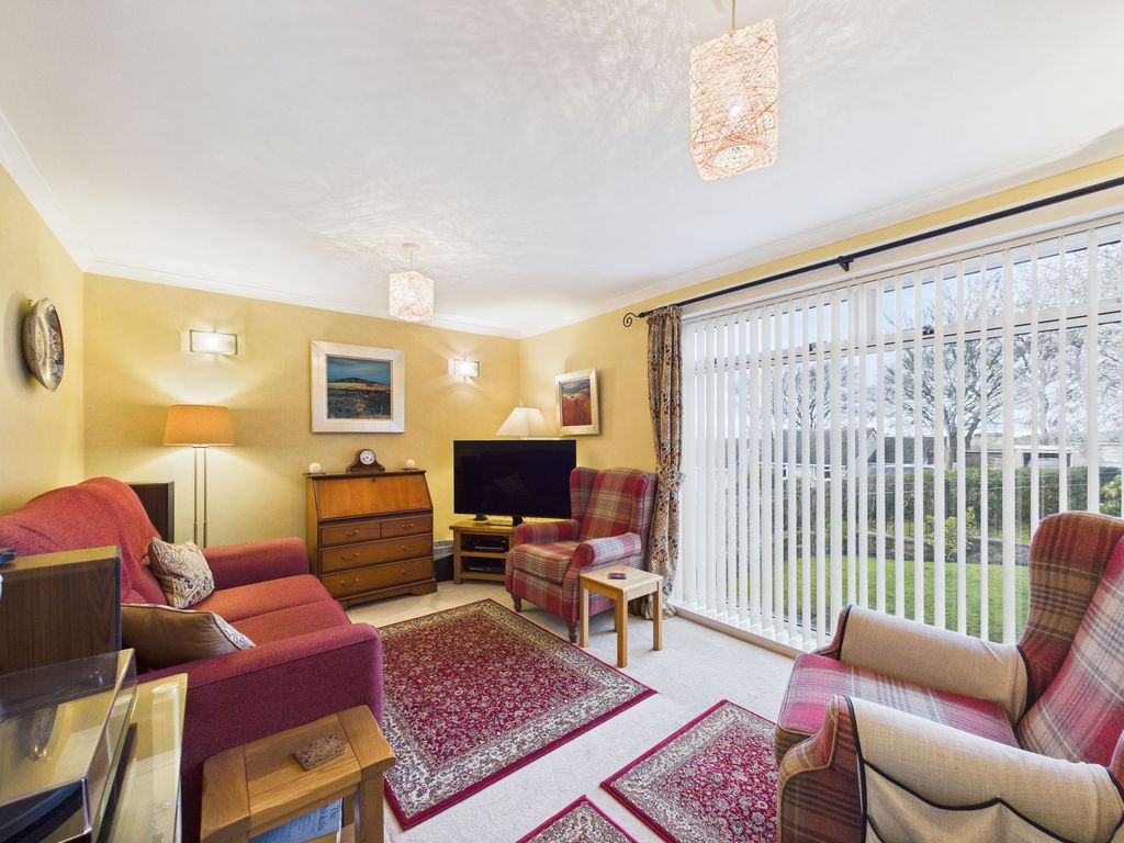 Property photo 2 of 15 Lounge