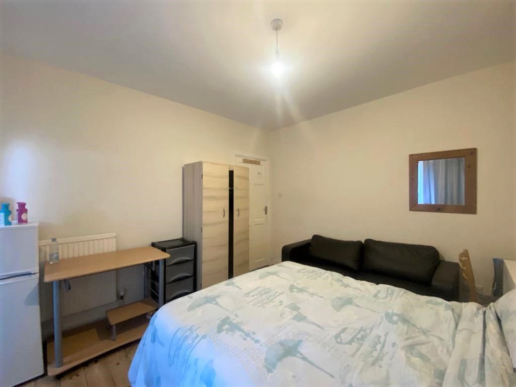 Property photo 2 of 3