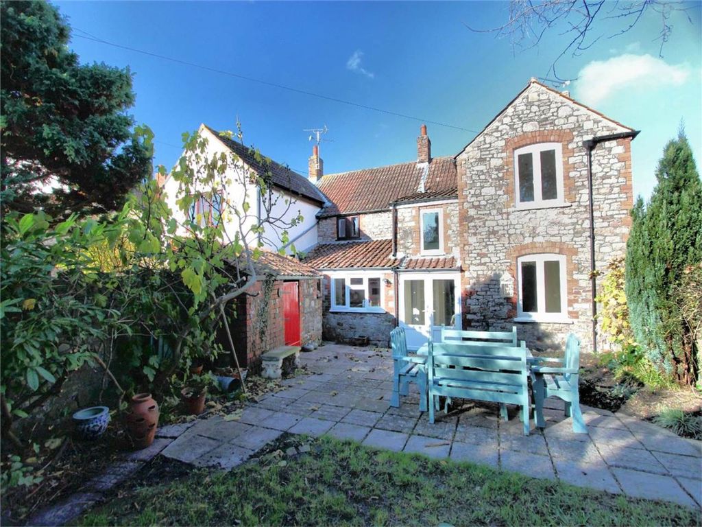 Property photo 2 of 13