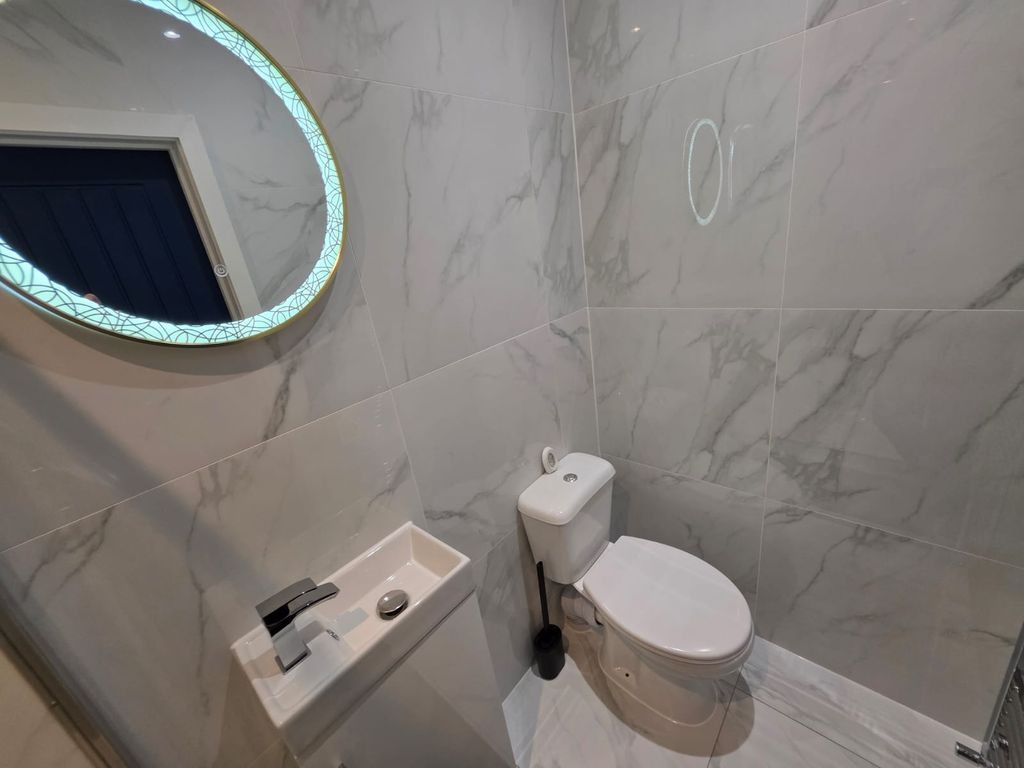 Property photo 3 of 15 38 Dale Road Room 4 (3).Jpeg