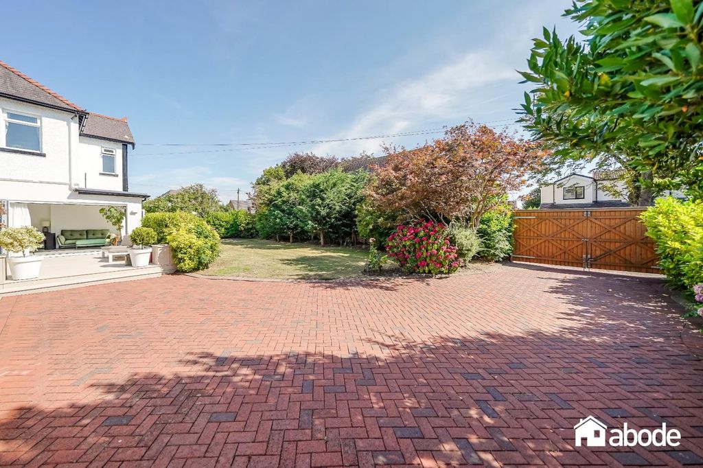 Property photo 3 of 45