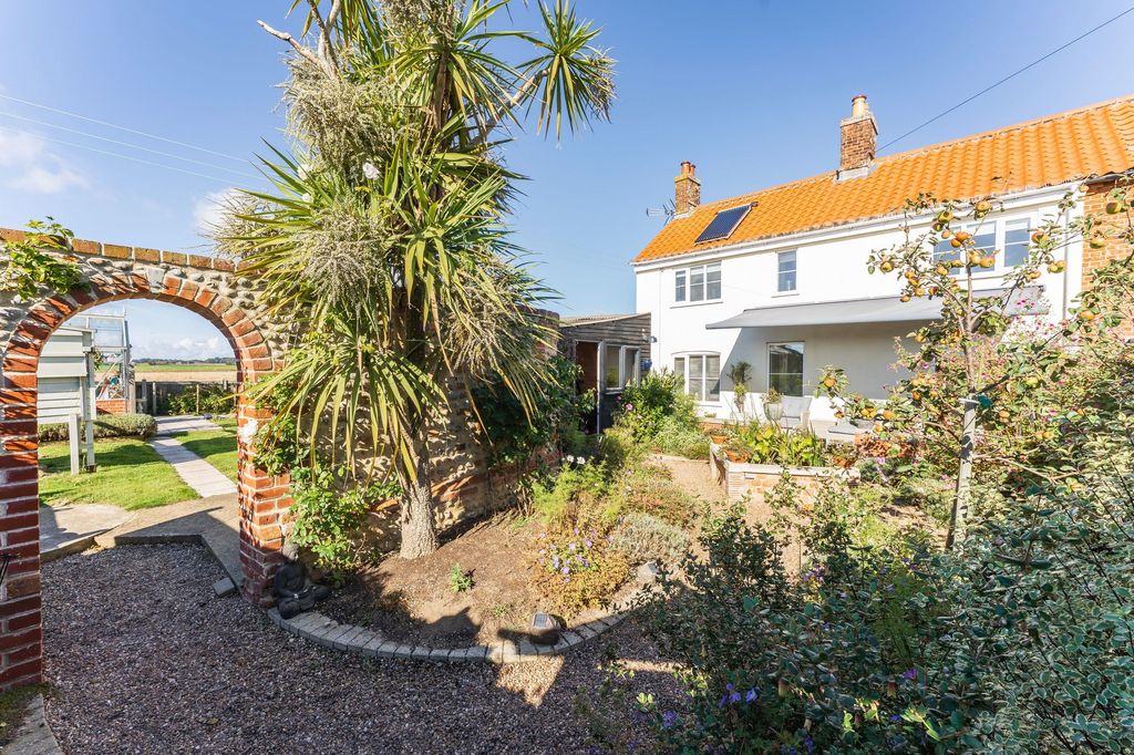 Property photo 1 of 22