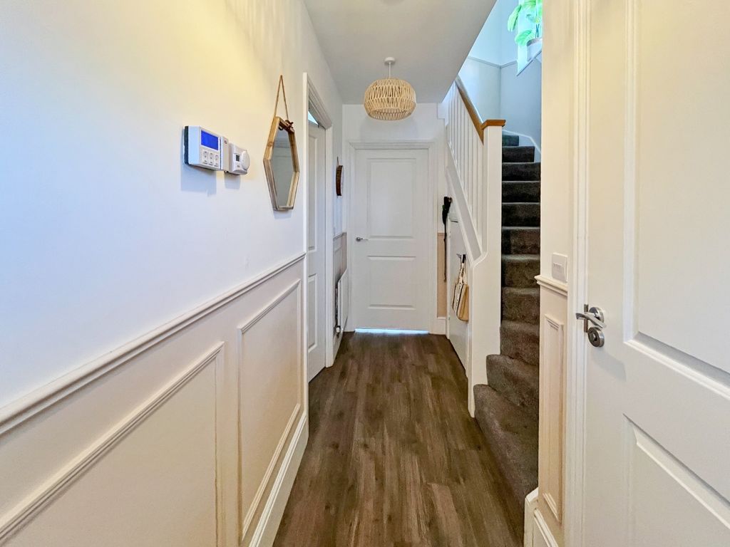 Property photo 2 of 14 4364921