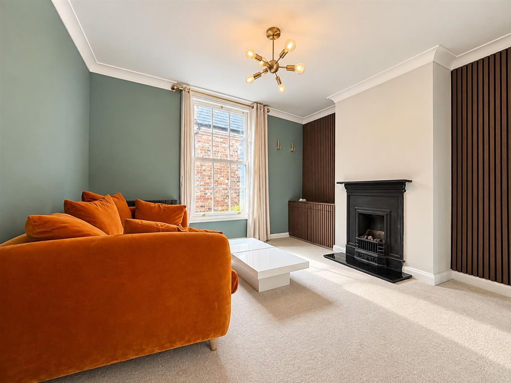 Property photo 2 of 8 Sitting Room