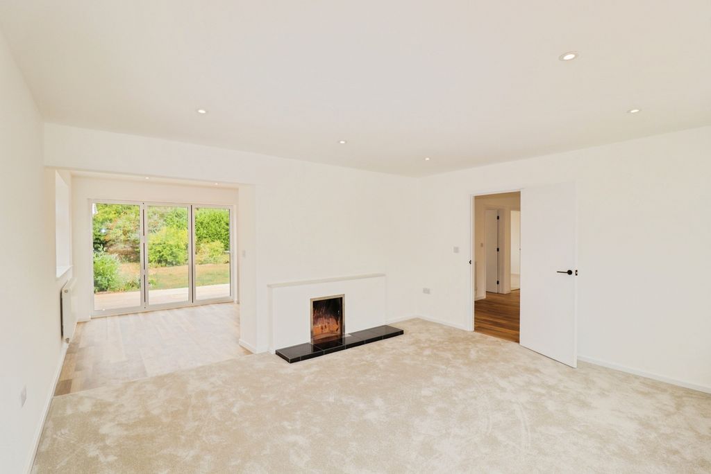 Property photo 3 of 22 Pbox-Img.Jpg