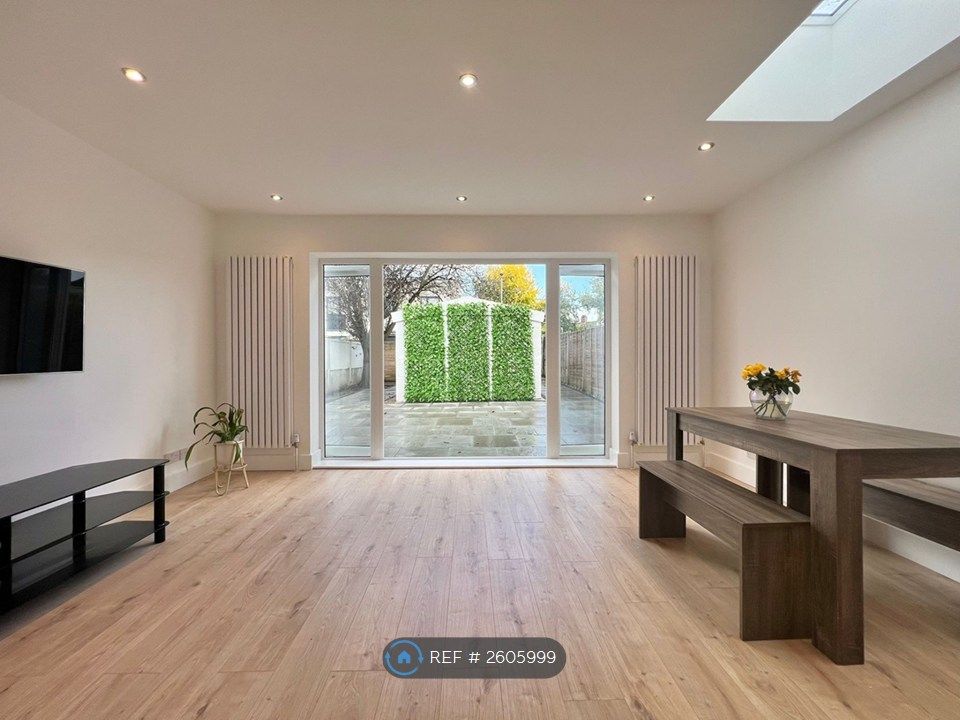 Property photo 1 of 25