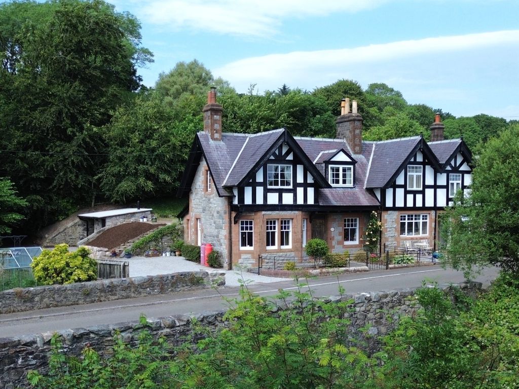 Property photo 2 of 19