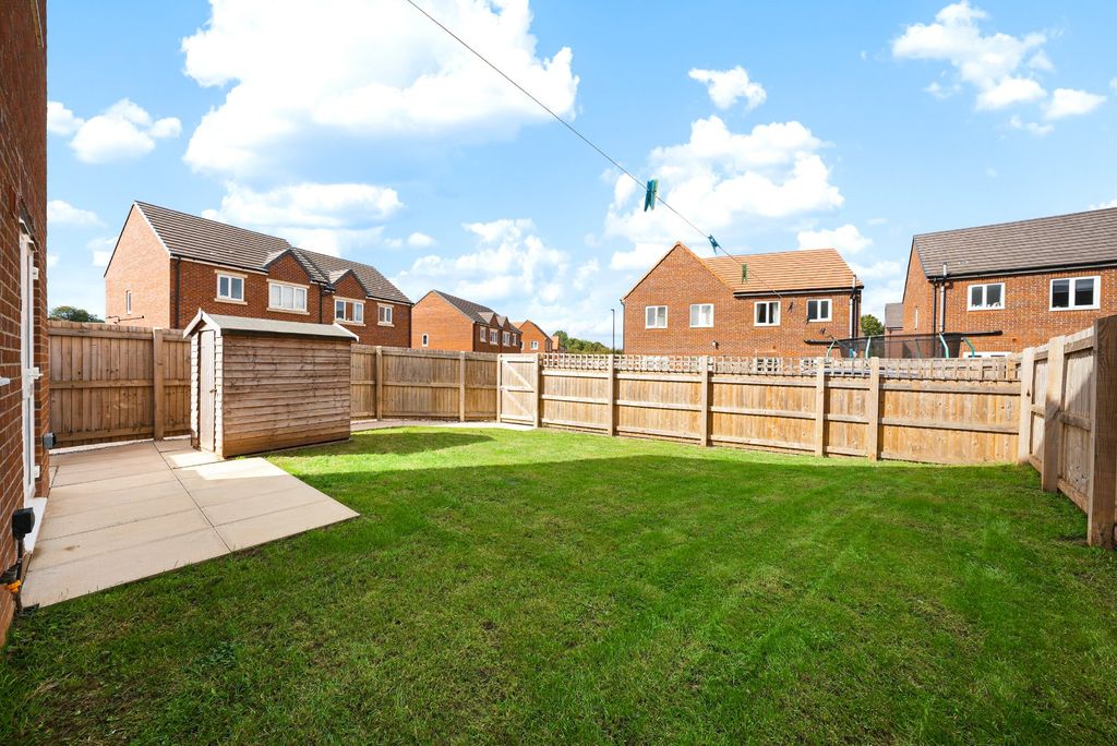Property photo 2 of 18 Picture No. 12
