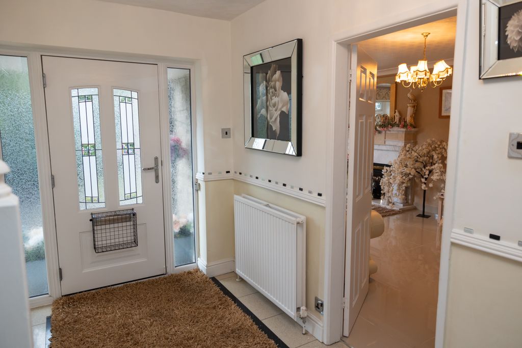 Property photo 2 of 31