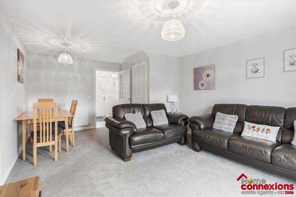 Property photo 3 of 26 Lounge Dining (2)