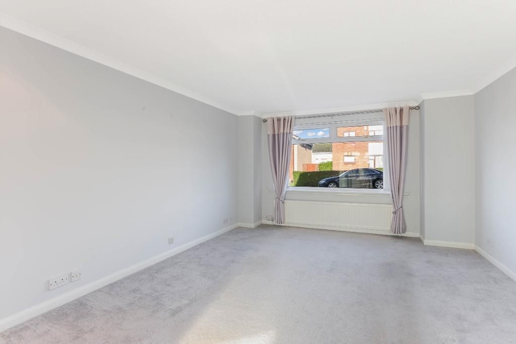 Property photo 2 of 22 Living Room