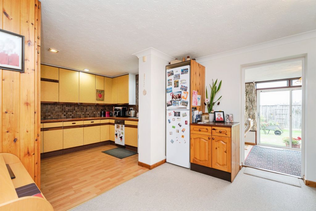 Property photo 2 of 21