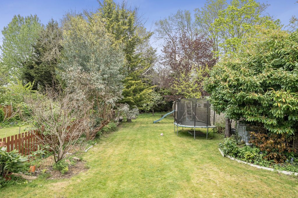 Property photo 2 of 20