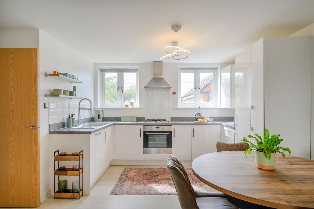 Property photo 3 of 9 Kitchen Diner