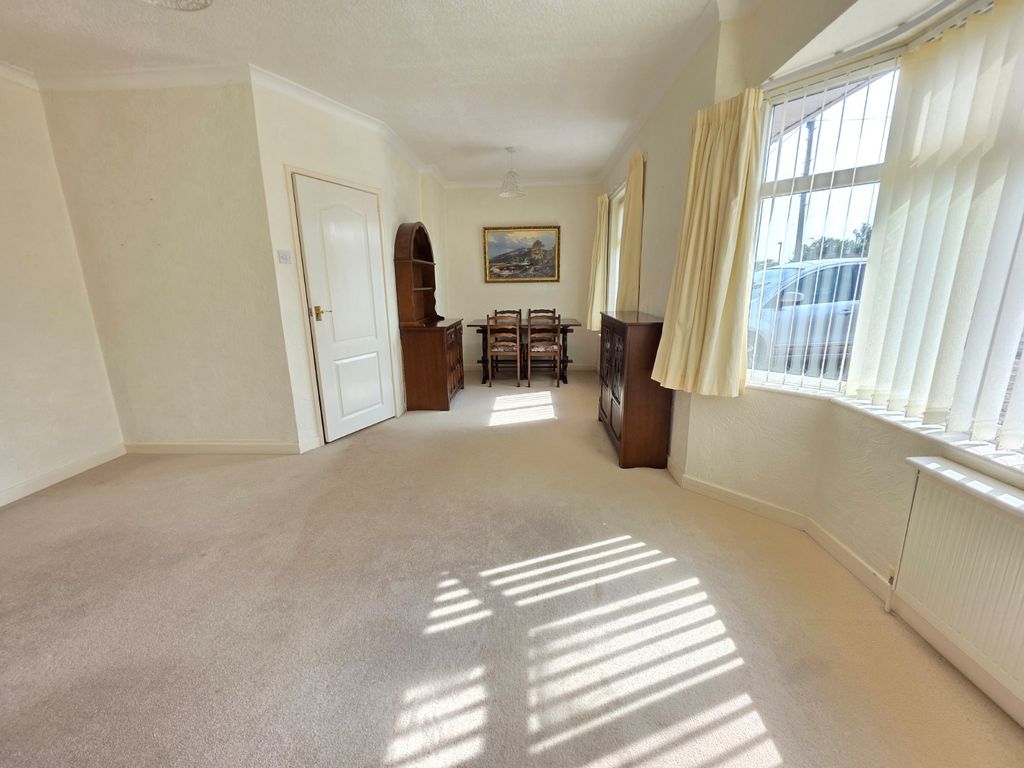Property photo 2 of 14 Lounge/Dining Room