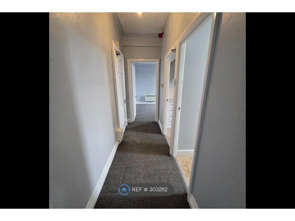 Property photo 3 of 4 Hall