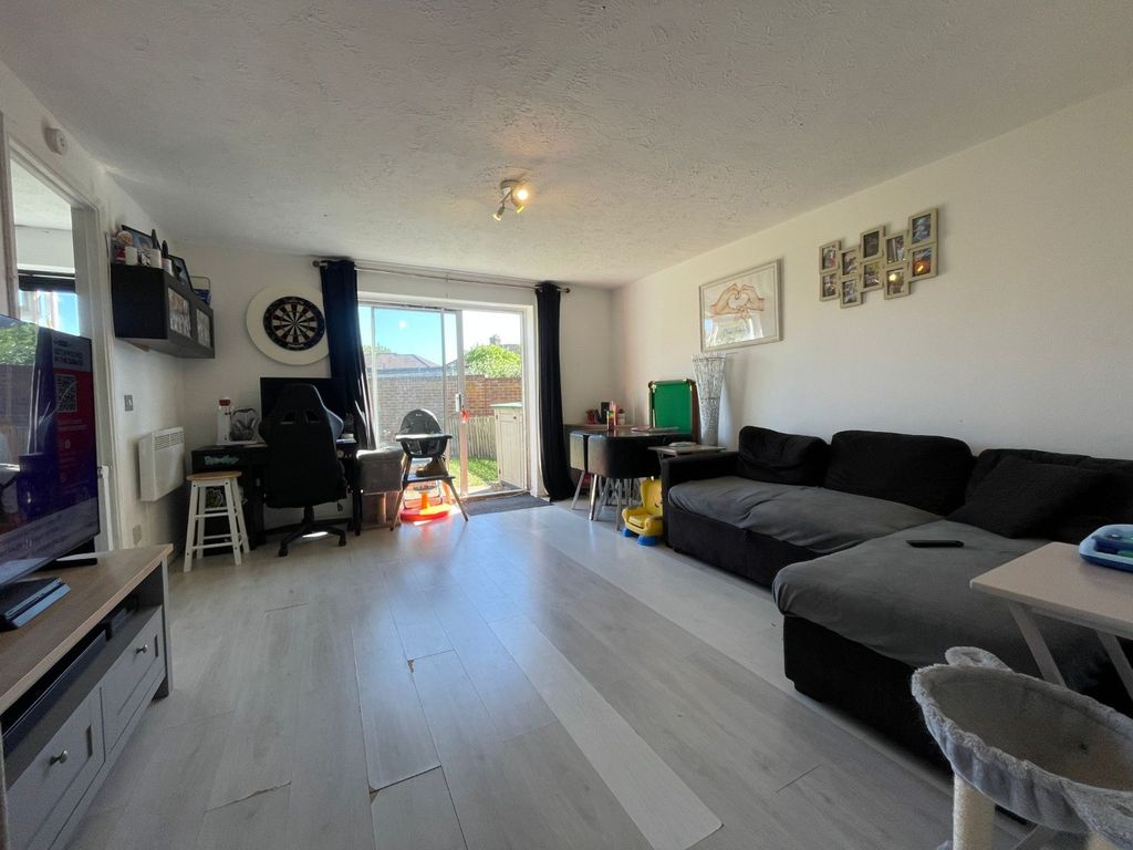 Property photo 2 of 10 2391304