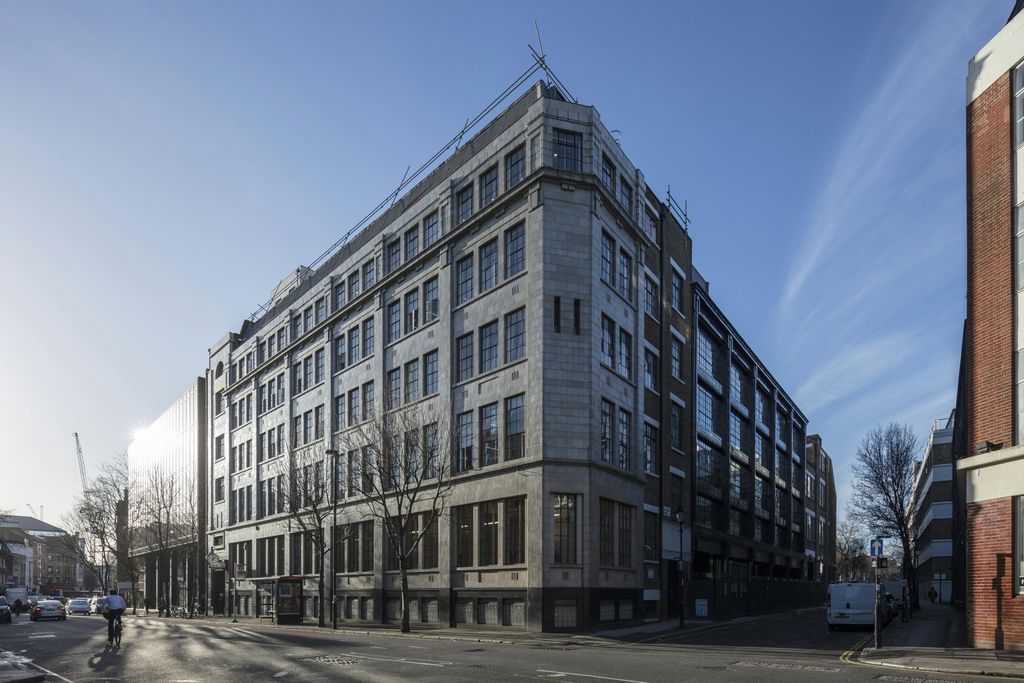 Property photo 2 of 13 159 St John Street