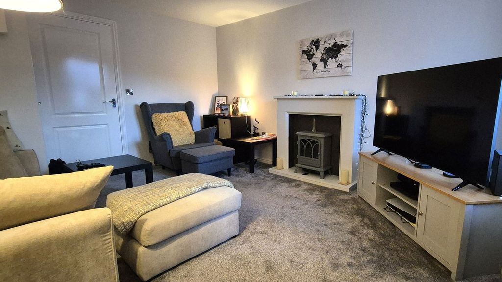 Property photo 3 of 12