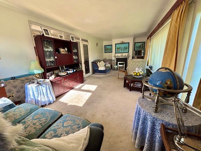 Property photo 2 of 10 Living Room