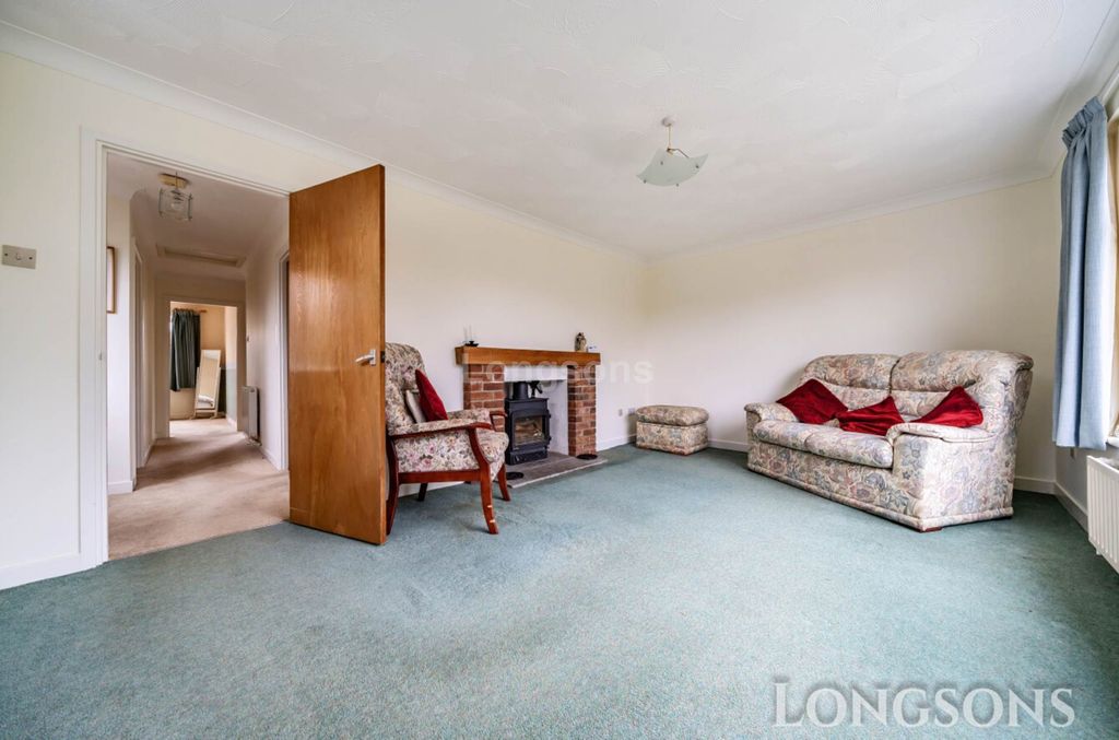 Property photo 3 of 18