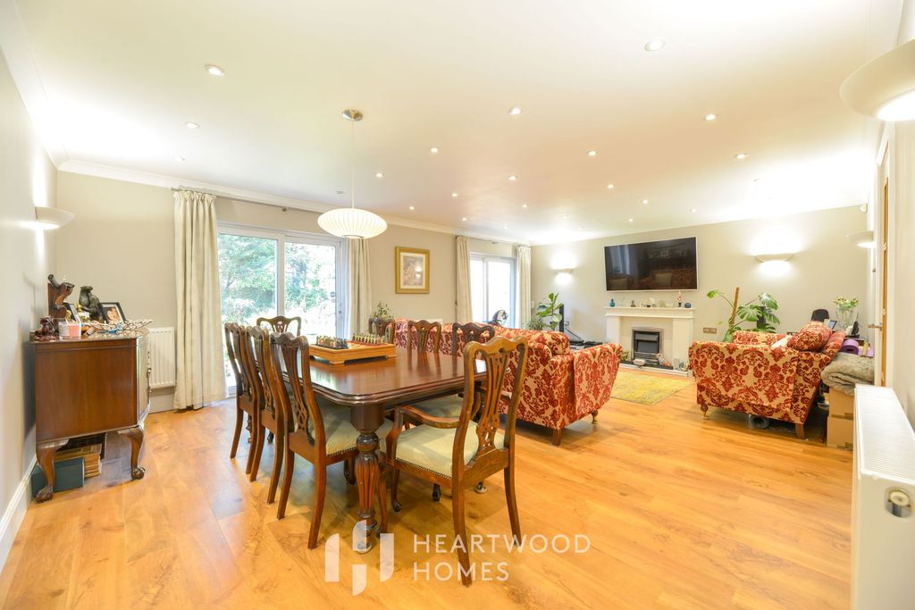 Property photo 1 of 25