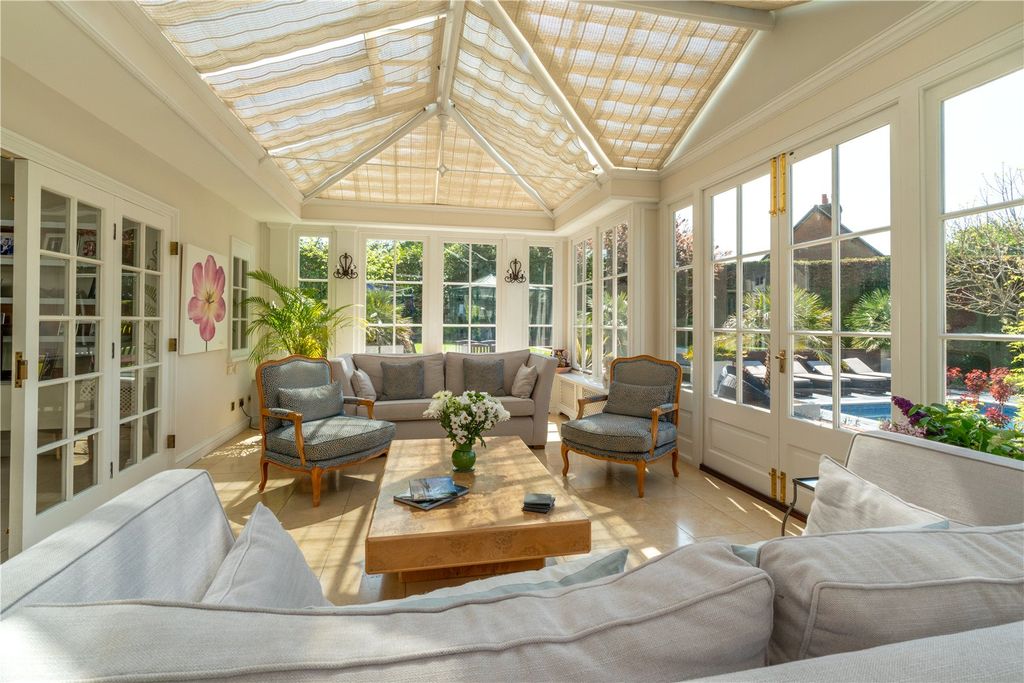 Property photo 3 of 32 Orangery