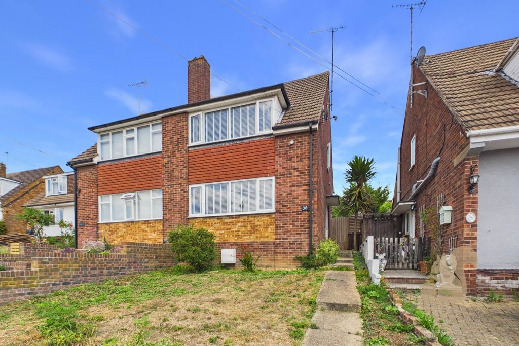Property photo 1 of 21 Cam01659G0-Pr0871-Still027.Jpg