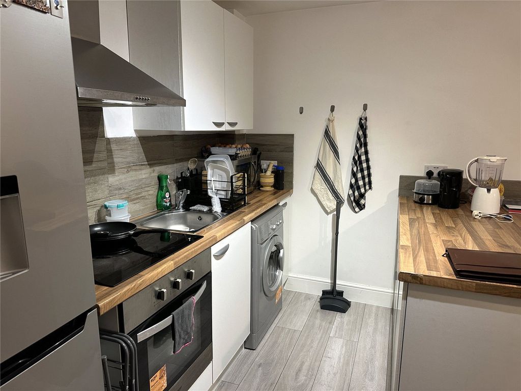 Property photo 3 of 7 Picture No. 11