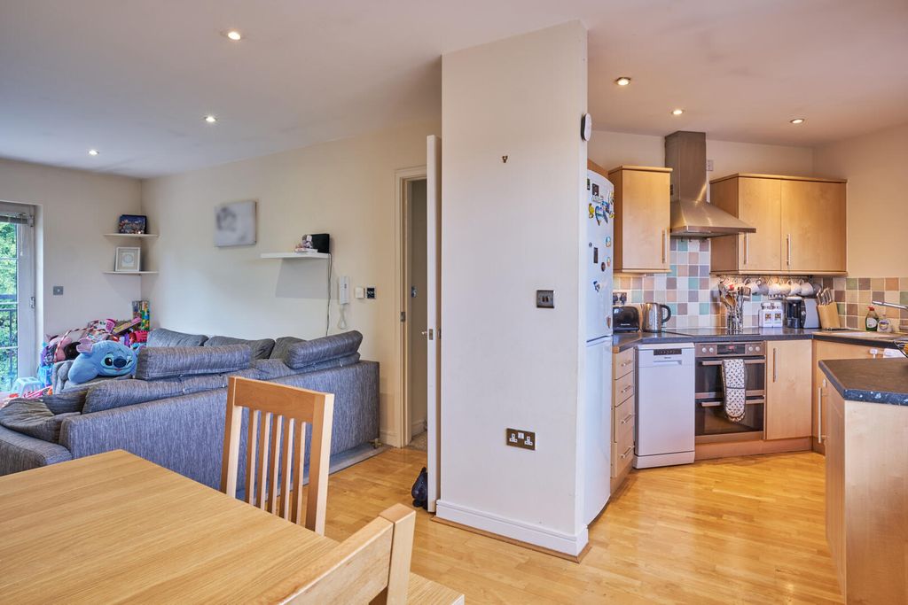 Property photo 2 of 20 Kitchen