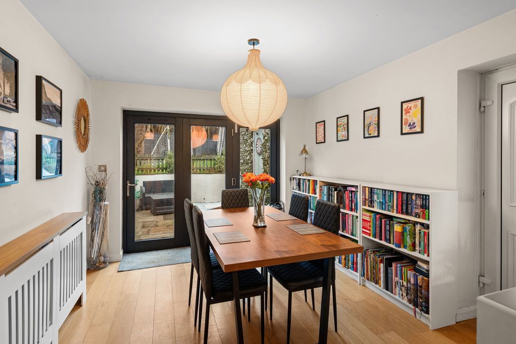 Property photo 3 of 21