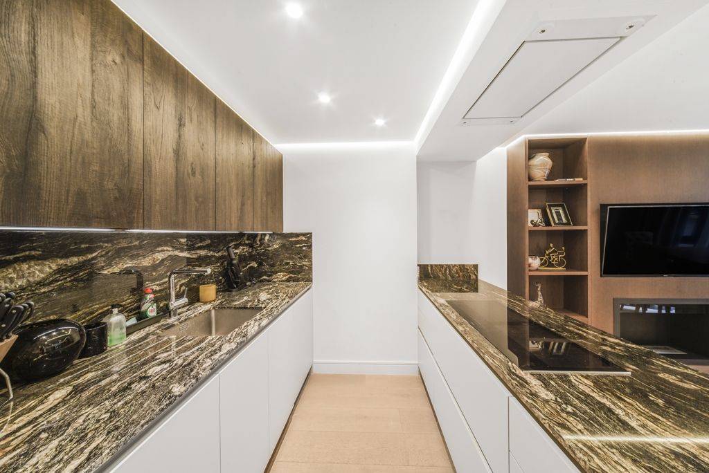 Property photo 3 of 14 New Burlington Pl...