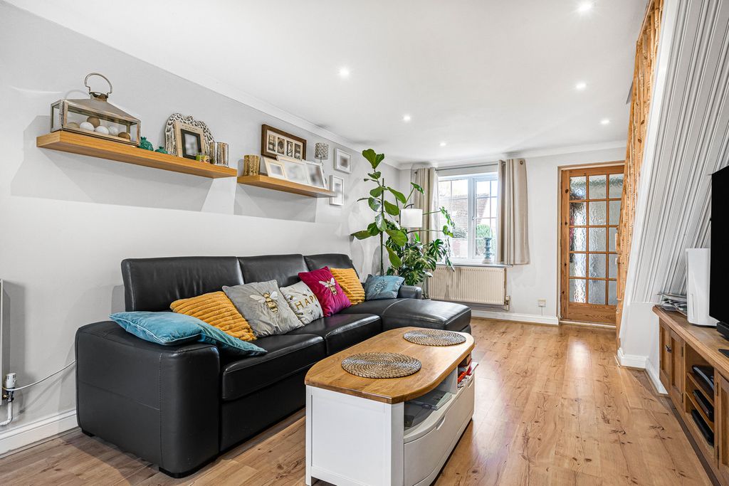 Property photo 2 of 19