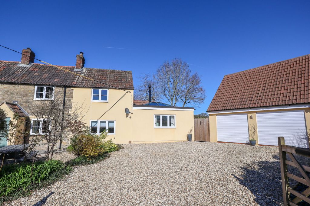 Property photo 2 of 26