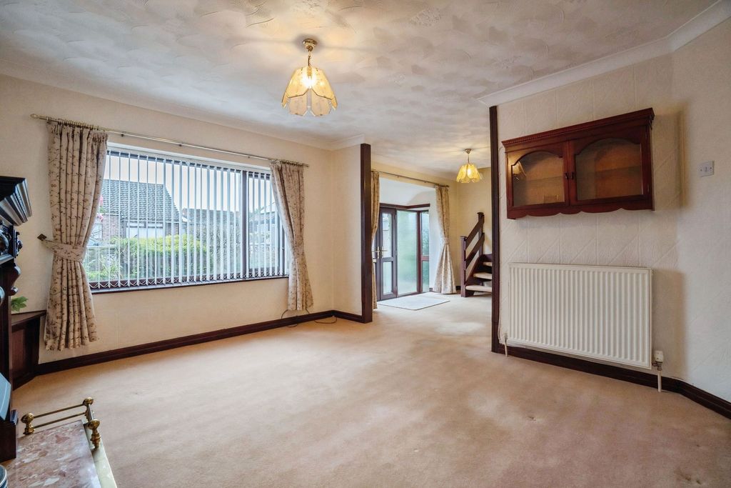 Property photo 3 of 31