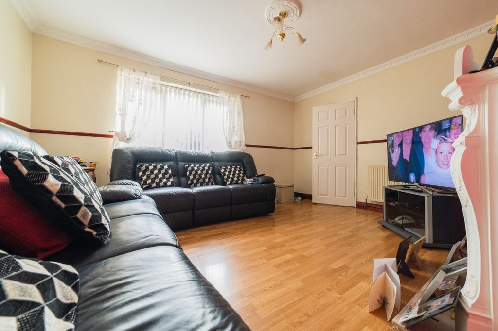 Property photo 2 of 20 Call 02920 454555 To Secure Your Viewing_19