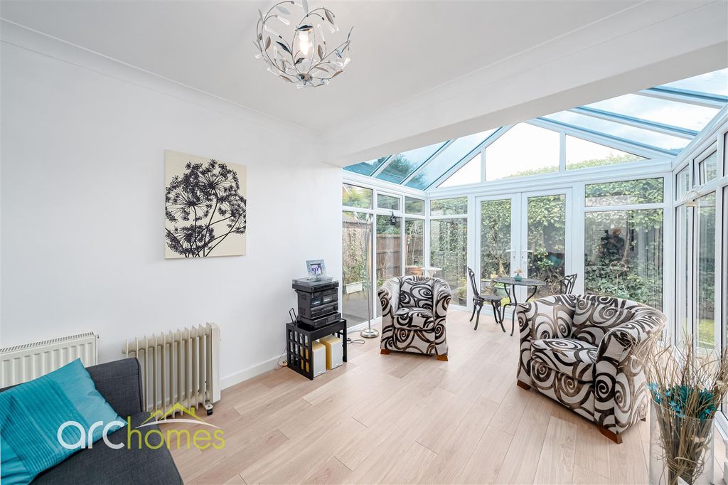 Property photo 3 of 33 Northolt-8.Jpg