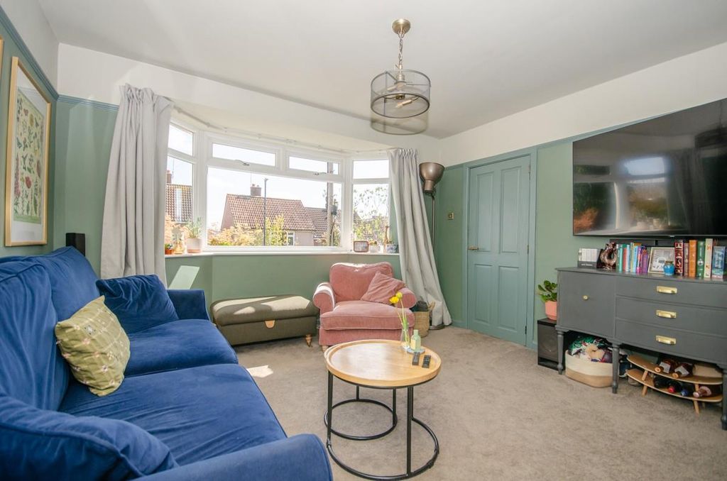 Property photo 3 of 25 Lounge.Jpg