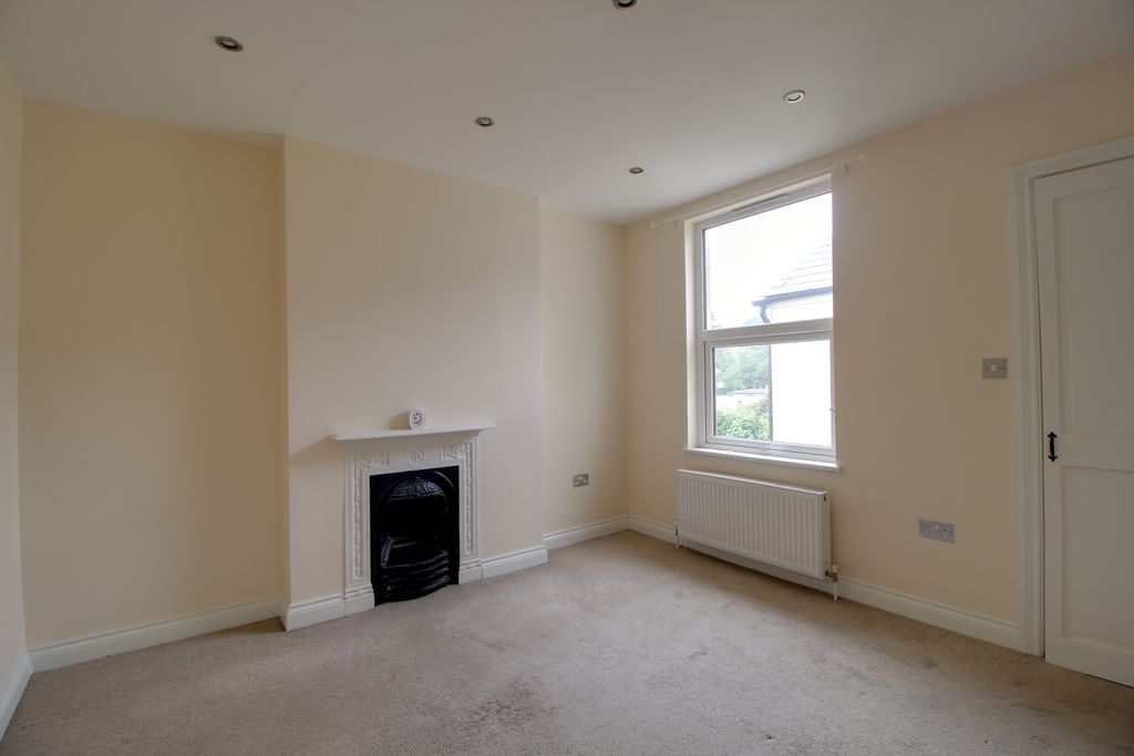Property photo 3 of 4