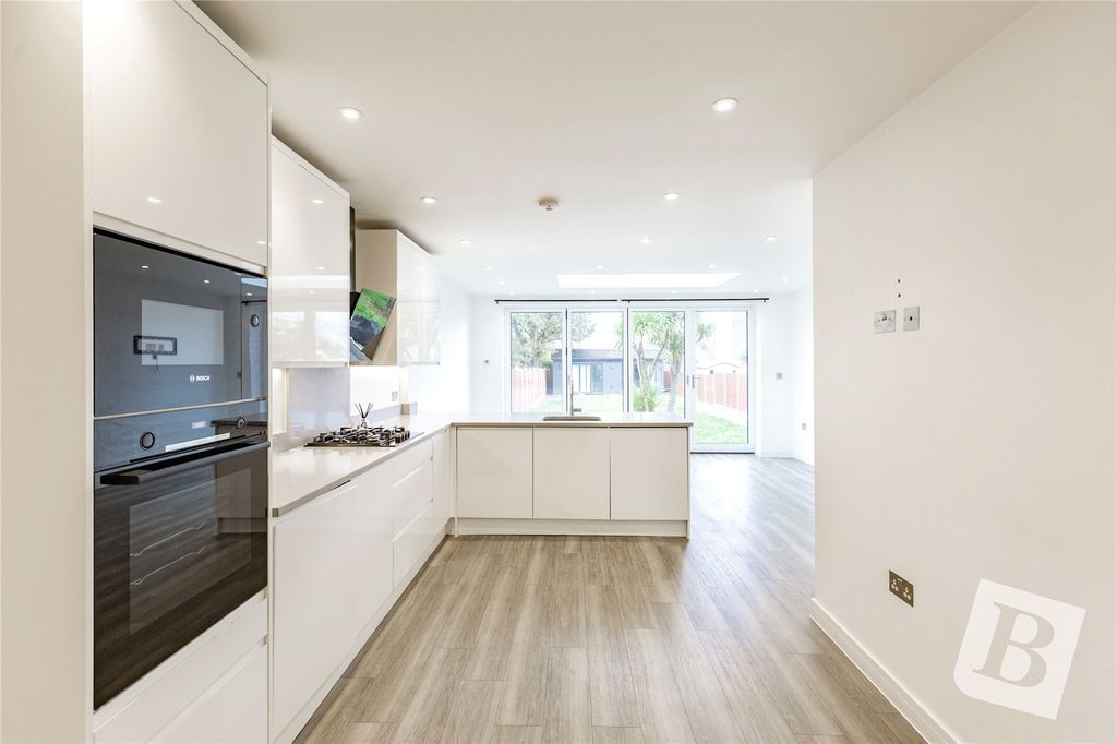 Property photo 3 of 20 Kitchen/Diner