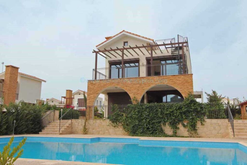 Property photo 1 of 26