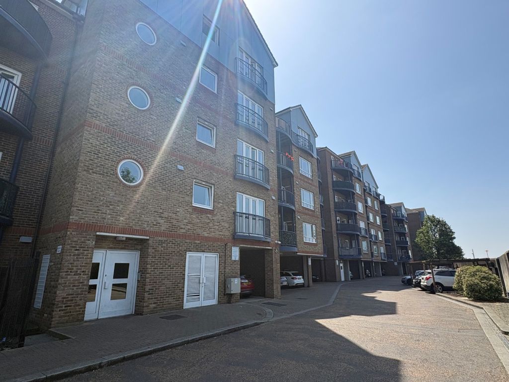 Property photo 1 of 4 5204310