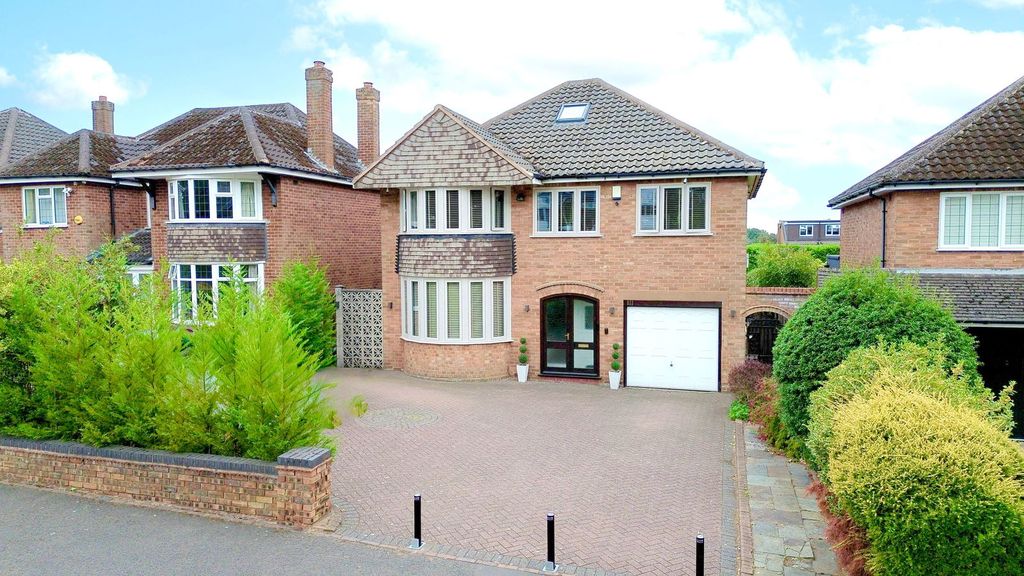 Property photo 2 of 36