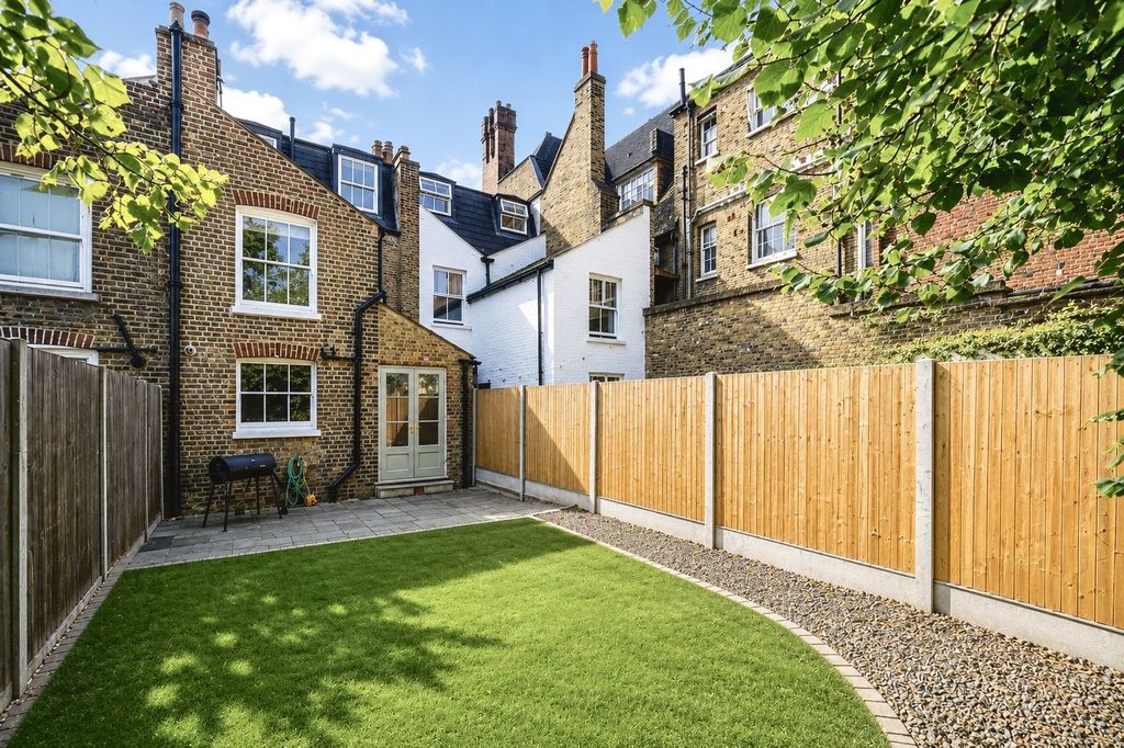 Property photo 3 of 12 Gartden 1