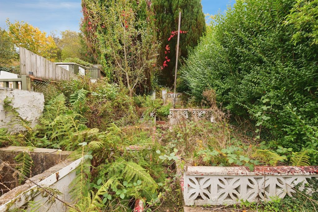 Property photo 3 of 14