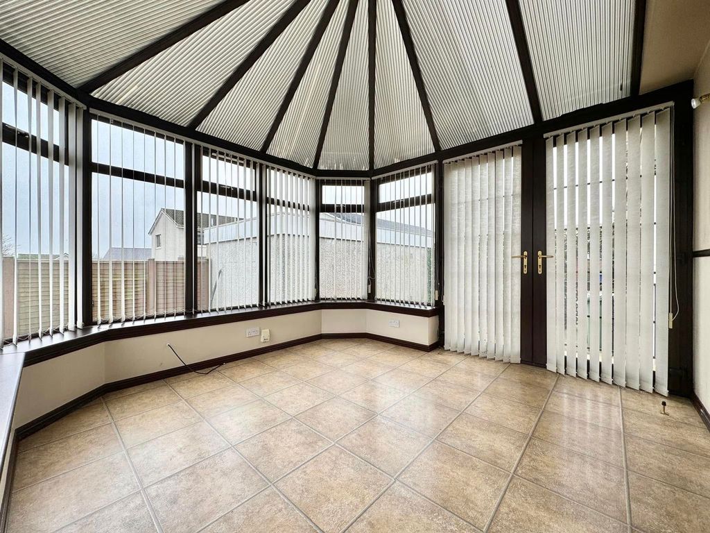 Property photo 2 of 37