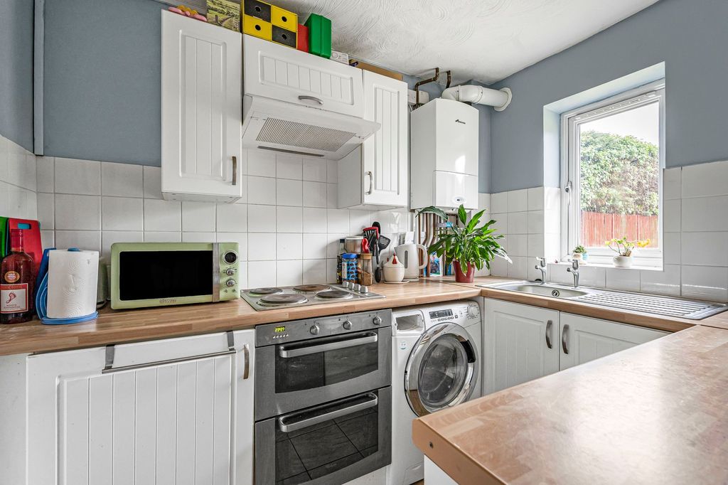 Property photo 2 of 11