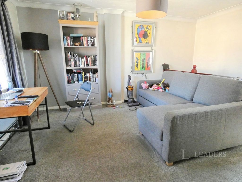 Property photo 3 of 12 Pbox-Img.Jpg