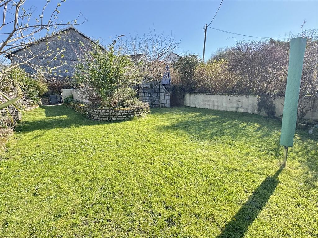 Property photo 3 of 30 Garden